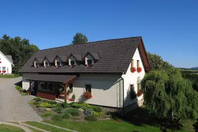 Image de Maison de vacances avec un grand salon près des rochers Adrspach