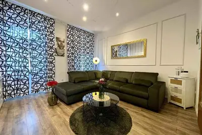 Image de Maison de vacances au centre avec air conditionné, Tv Sat, internet et grill