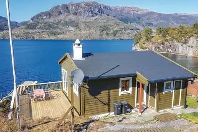 Image de Belle maison à Eikelandsosen avec sauna