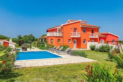 Image de Belle maison à Sisan avec WiFi
