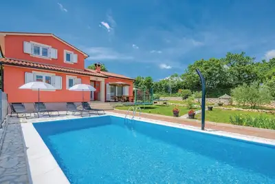 Image de Superbe maison Ă Labin avec WiFi