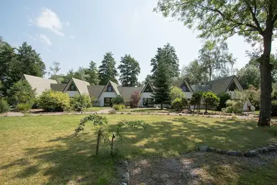 Image de FinnhĂĽtte Lac Schwerin - Maison 6 - Une maison du lac - chalets sur le lac de Schwerin