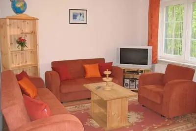 Image de Appartement Schwan (rez-de-chaussée) - Gutspark Schwarzbe avec centre équestre - cottage 1