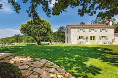 Image de Superbe maison à Labin avec sauna