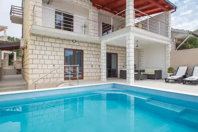 Image de Superbe maison de 5 chambres à Brna