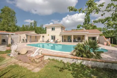 Image de Amazing home in Saint-Vivien-de-Medoc
