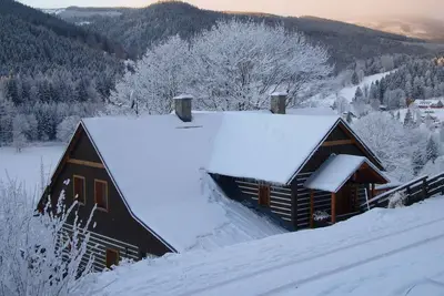 Image de Appartement de vacances bain à remous avec une vue spectaculaire sur la vallée