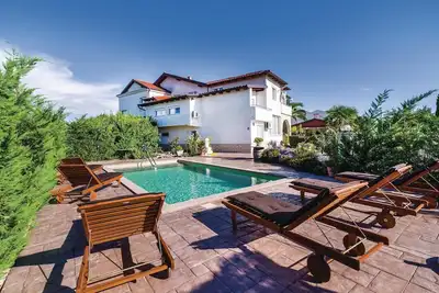 Image de Superbe maison de 6 chambres à Debeljak