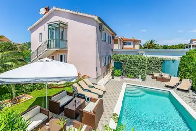 Image de Belle maison de 4 chambres à Stinjan