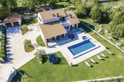 Image de Superbe maison à Topolo avec sauna
