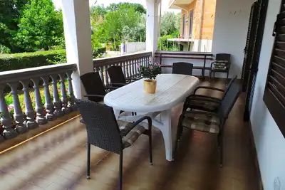 Image de Appartement de vacances dans un environnement calme avec jardin