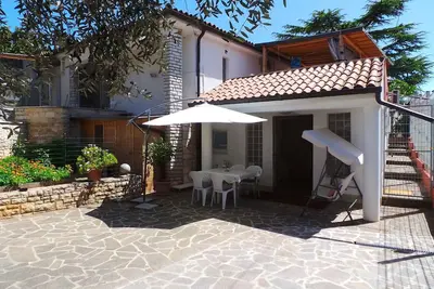 Image de Maison de vacances avec terrasse et air conditionné