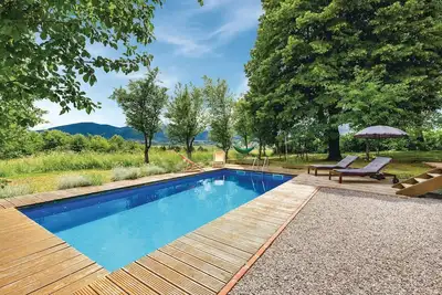 Image de Belle maison Ă Plaski avec sauna