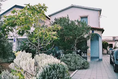 Image de Maison de vacances avec possibilité de barbecue et climatisation