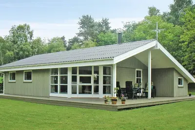 Image de Belle maison à Fårvang avec WiFi
