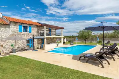 Image de Superbe maison Ă Mihelici avec WiFi