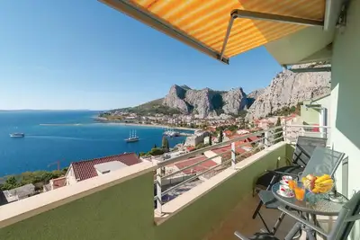 Image de Bel appartement de 2 chambres à Omis