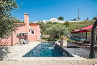 Image de Maison confortable à Buje avec jacuzzi