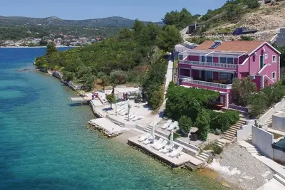 Image de Appartement de 4 chambres acceptant les animaux à Zatoglav