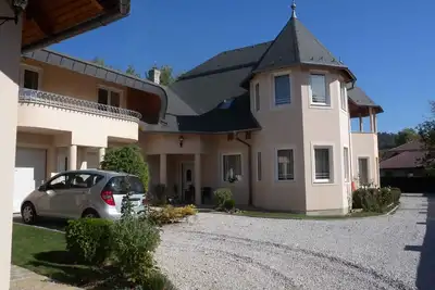 Image de Appartement de vacances avec Internet, barbecue et pavillon