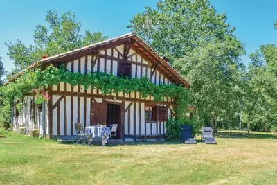 Image de Belle maison Ă Vert avec WiFi