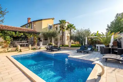 Image de Bel appartement Ă Porec avec jacuzzi