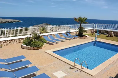Image de Superbe maison de 5 chambres à Cala.