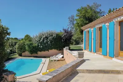 Image de Superbe maison Ă Roussillon avec WiFi