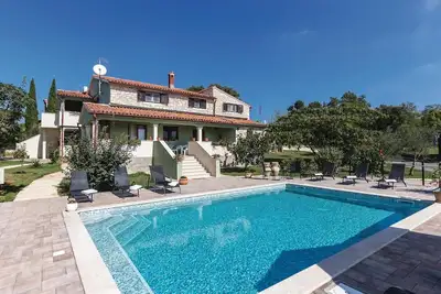 Image de Superbe appartement Ă Kanfanar avec.