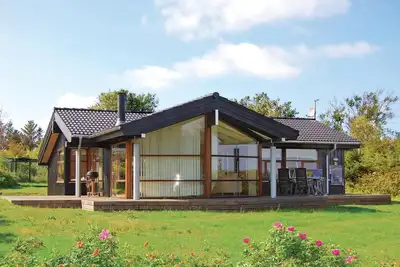 Image de Belle maison à Hjørring avec sauna