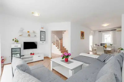 Image de Maison de vacances avec un beau jardin dans un endroit calme