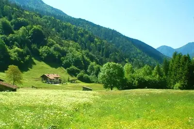 Image de Cabane de montagne avec 20 000 mètres carrés de terrain