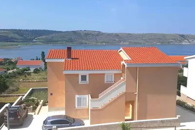 Image de Appartement de vacances avec climatisation et balcon