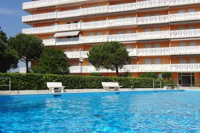 Image de Appartement de vacances avec piscine et vue sur la plage