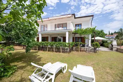 Appartement de vacances dans un environnement calme avec terrasse