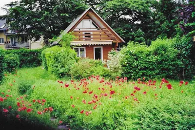 Image de Maison de vacances avec terrasse, balcon et beau jardin