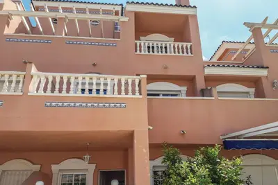 Image de Superbe maison de 3 chambres à Santa.