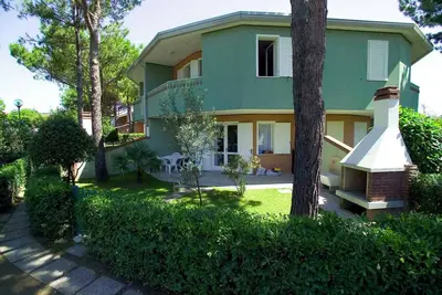 Image de Appartement de vacances avec jardin et air conditionné