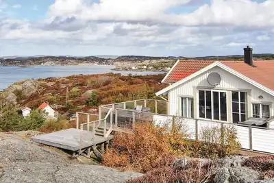 Image de Belle maison Ă Kyrkesund avec sauna