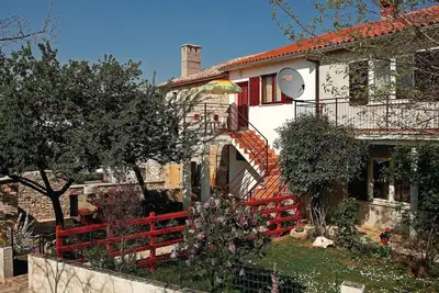 Belle maison avec 1 chambre à Hrboki