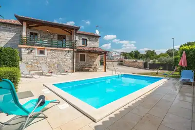 Image de Superbe maison de 2 chambres à Visnjan