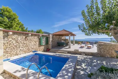 Image de Maison Petric (38552-K1) - Bol - île de Brac