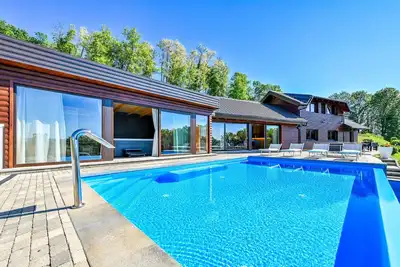 Image de Four-Bedroom holiday home