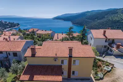 Bel appartement à Rabac avec WiFi