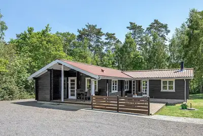 Image de Belle maison à Aakirkeby avec sauna
