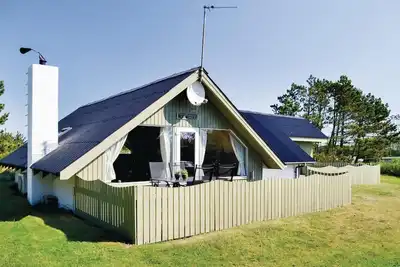 Image de Belle maison de 3 chambres à Hvide.