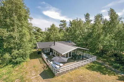 Image de Belle maison à Aakirkeby avec WiFi
