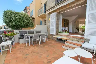 Image de Maison de PĂŞcheur avec amarrage et solarium