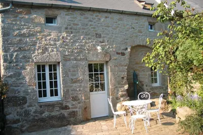 Image de Maison cosy à Théville : cheminée, terrasse, proche Utah Beach, 5 pers, animaux acceptés