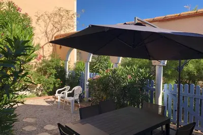 Image de Villa T2 Climatisée avec Piscine, Jardin et Parking – Idéale pour 4 à Port Barcarès